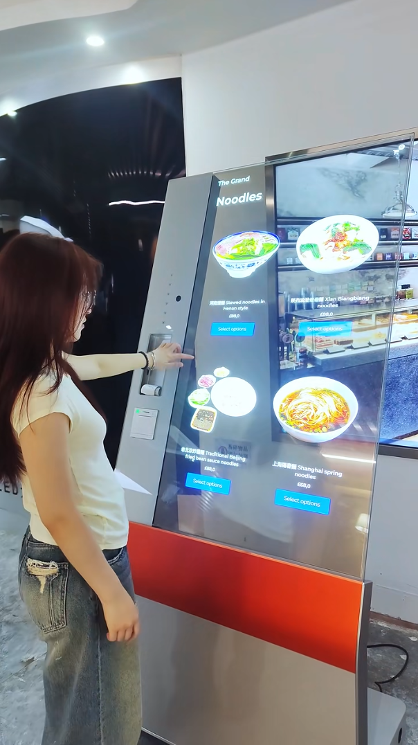 Maximizing Engagement with OLED Screens in Retail Spaces
