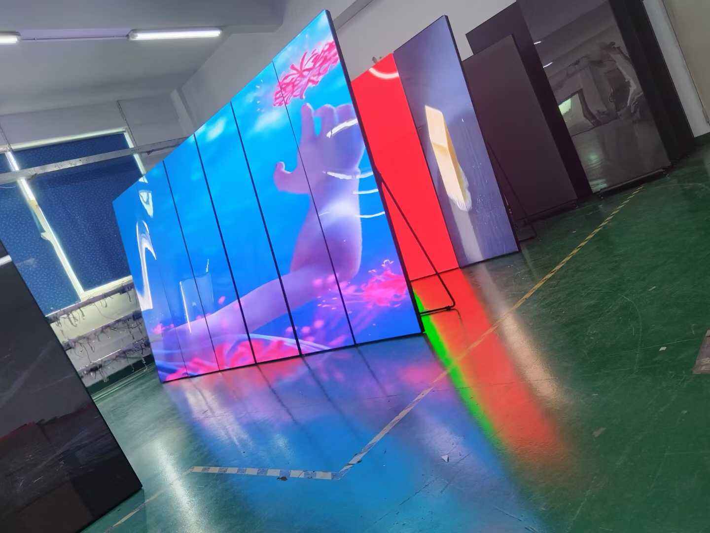 Nosta Tapahtumiasi Kansallamme Portaatoinen LED-MAINOSNÄYTÖLLÄ