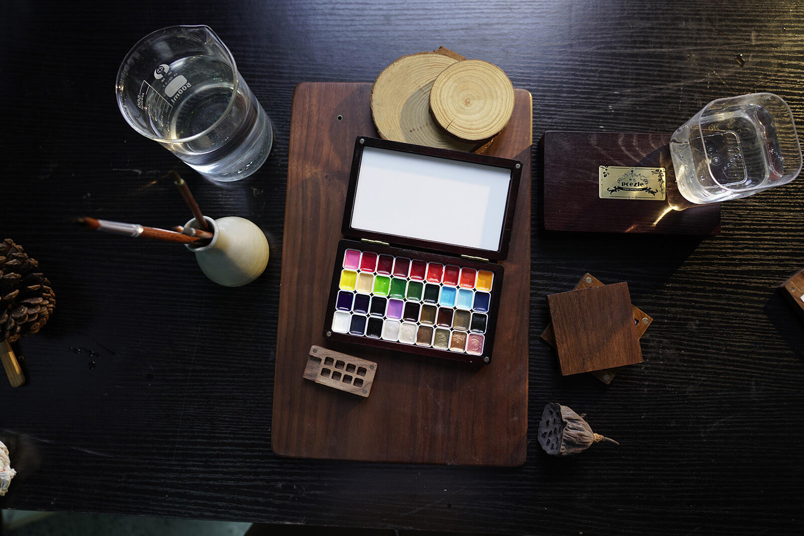 Wooden Box 36 colors universal wild bronze medal