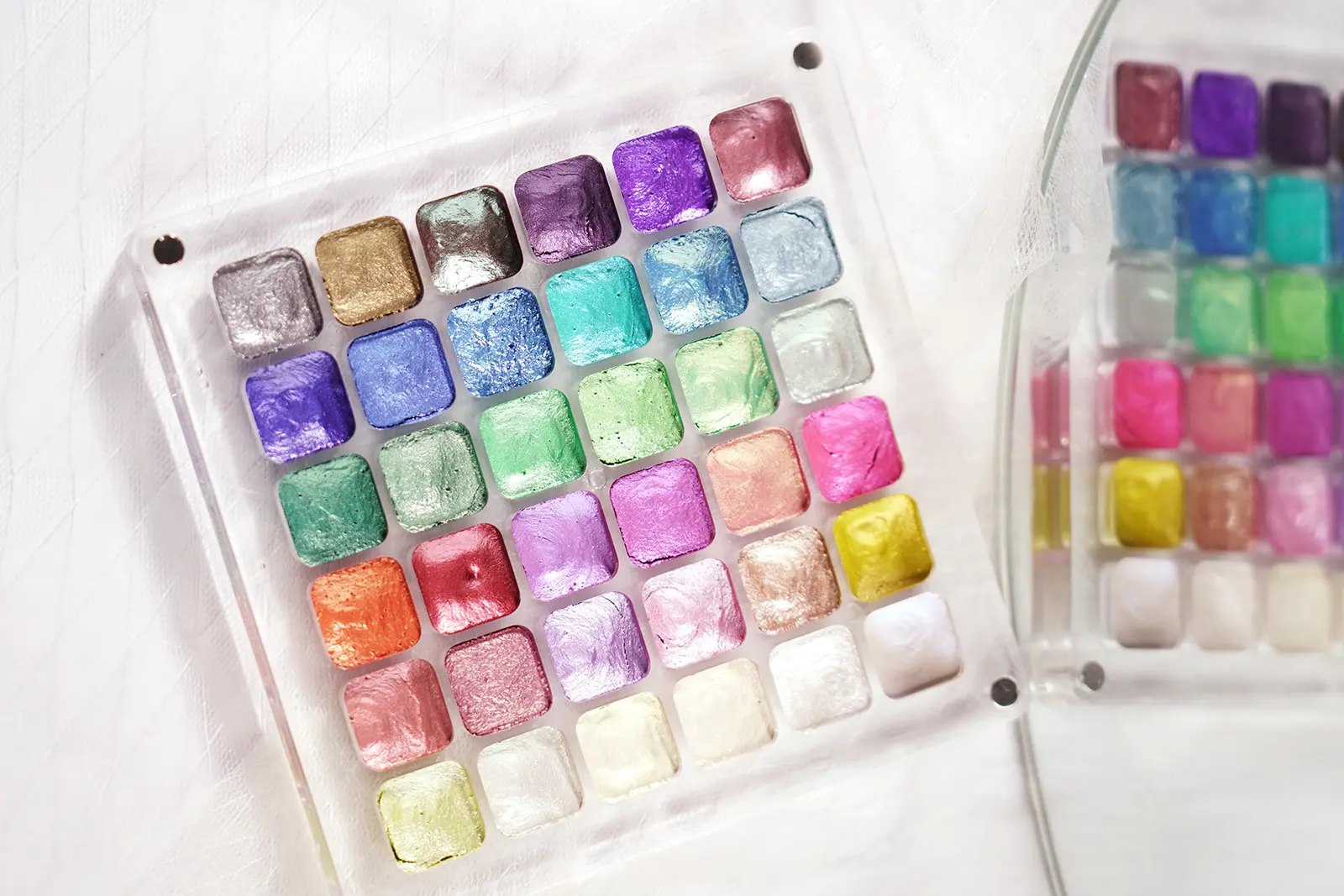 What Makes Watercolor Paints Perfect for Layered Handicrafts? Let's Find Out!