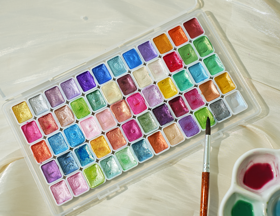 How to choose non-toxic watercolor paint for DIY handcraft projects?