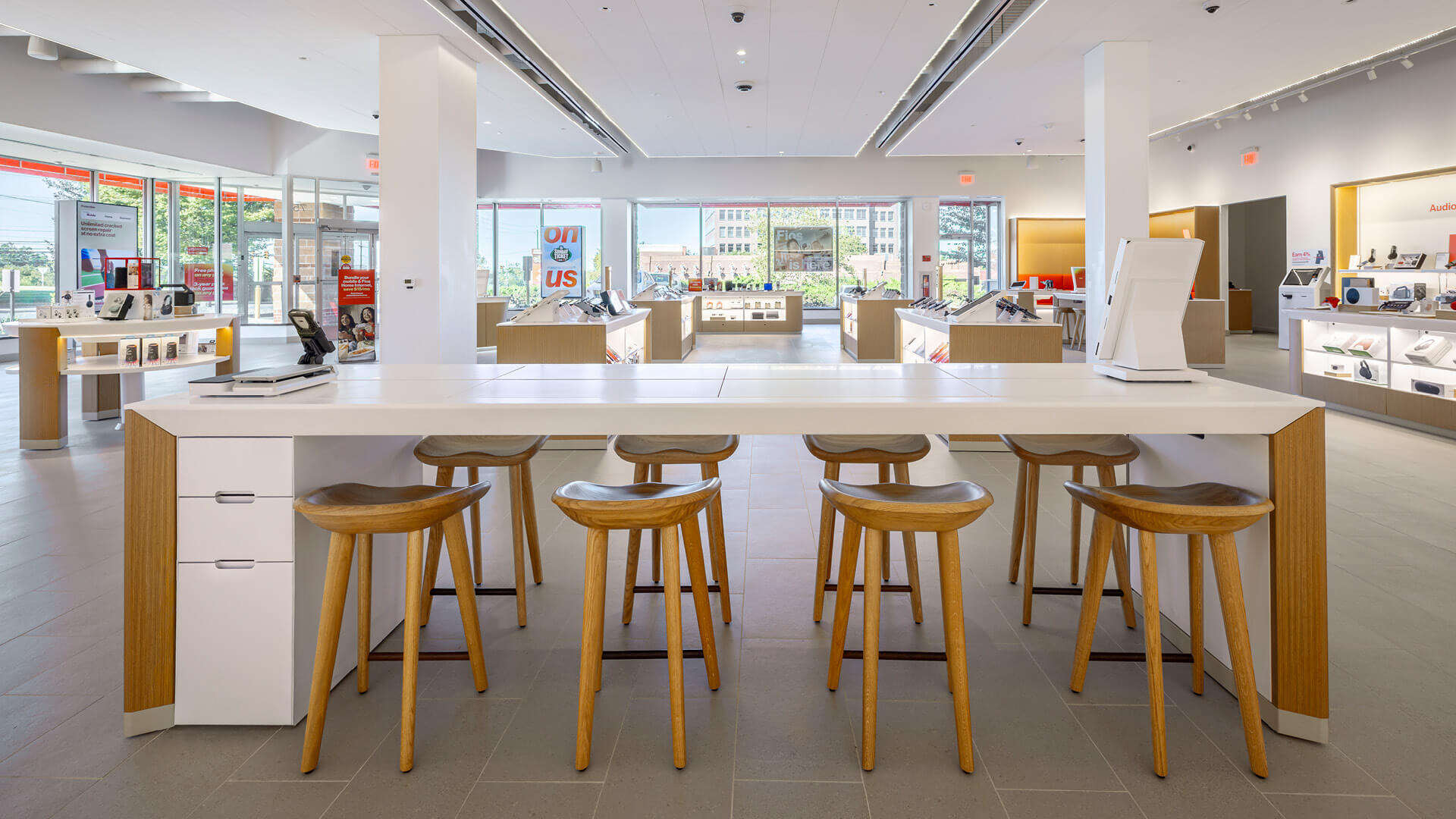 Mobile phone store display design