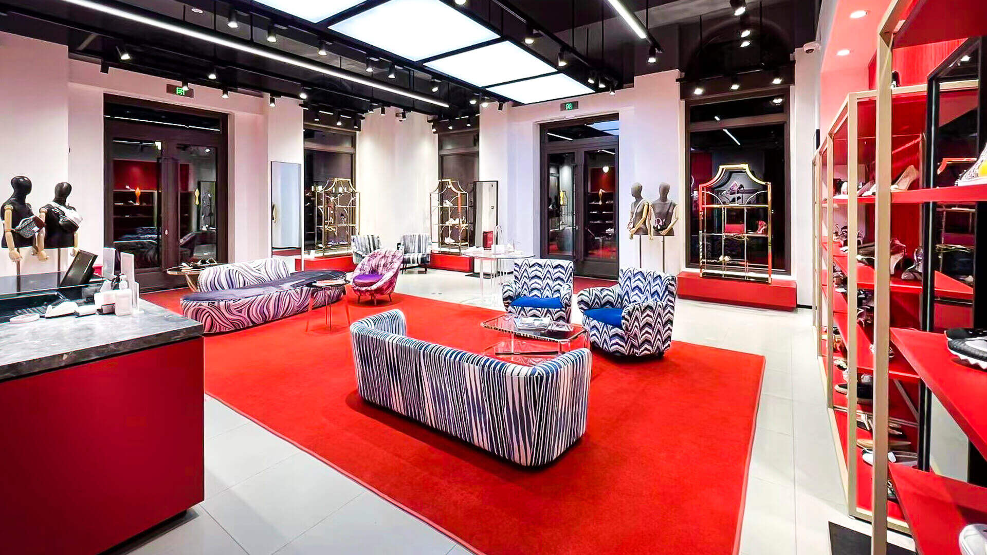 shoe store display shelves​