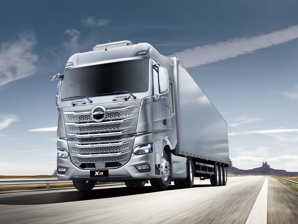 Paano Palakasin ang Produktibidad ng Fleet Gamit ang Tamang Fleet Truck?