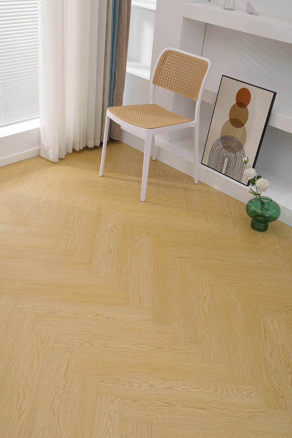 Hoekom is vinielvloerbedekking geskik vir beide residensiële en kommersiële ruimtes?