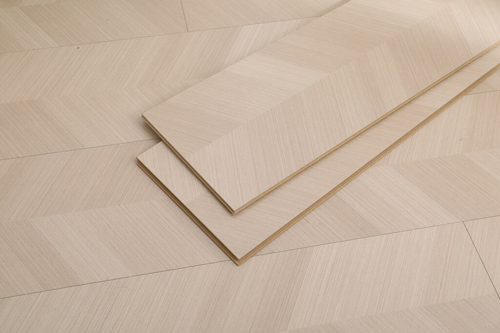 Ano ang Nagpapagawa sa Vinyl Flooring na Isang Matipid na Alternatibo sa Hardwood?