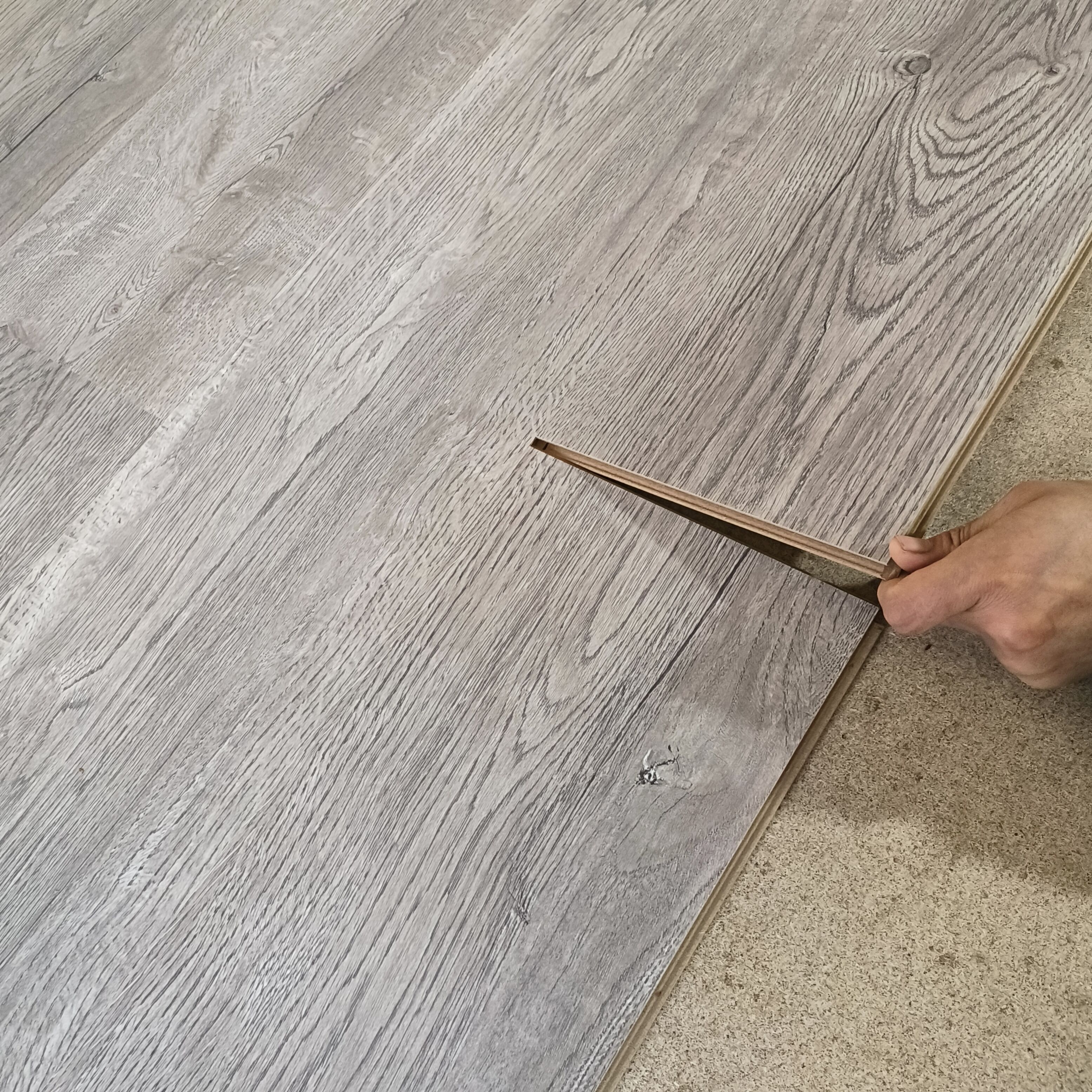 Why Is Piso Flotante Ideal for Quick Home Renovations?