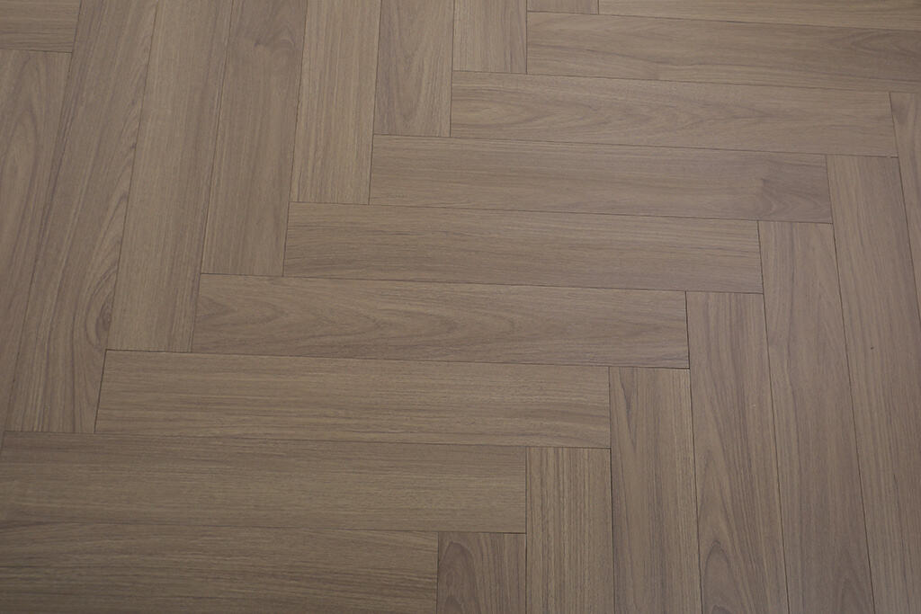 Why Is Plastic Flooring a Smart Choice for Modern Interiors?