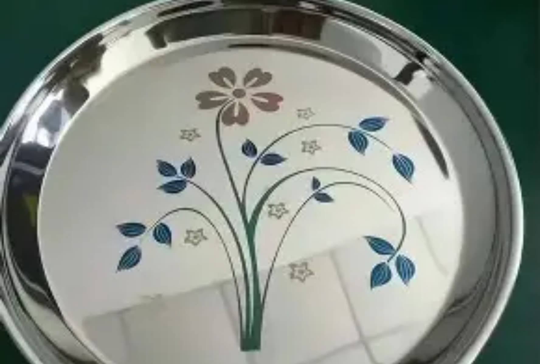 ステンレス鋼のレーザー着色：革新的なインク不要のカラーマーキング技術