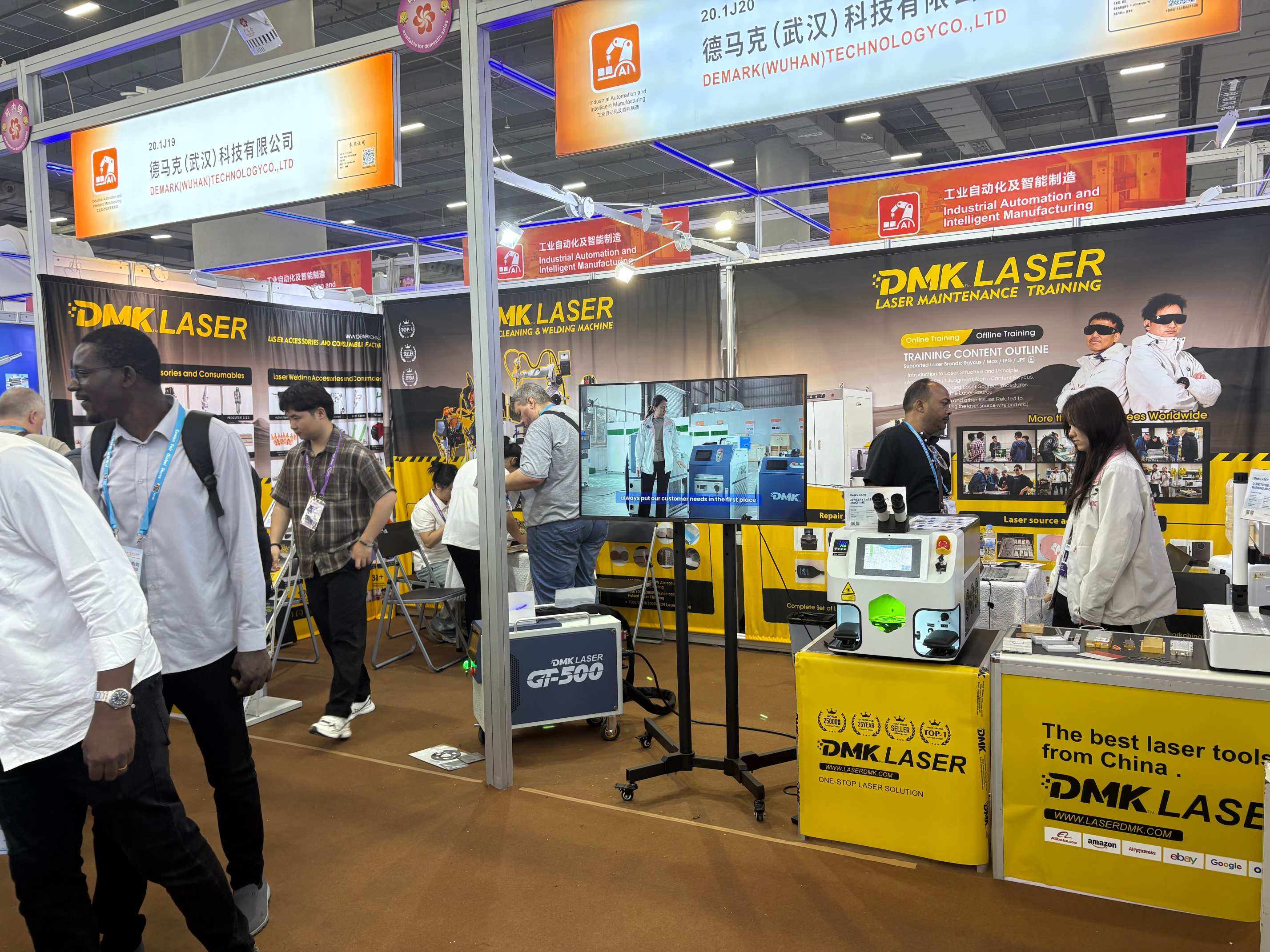 DMK Shines at the 139th Canton Fair, New Laser Equipment Draws Surge of International Buyers
