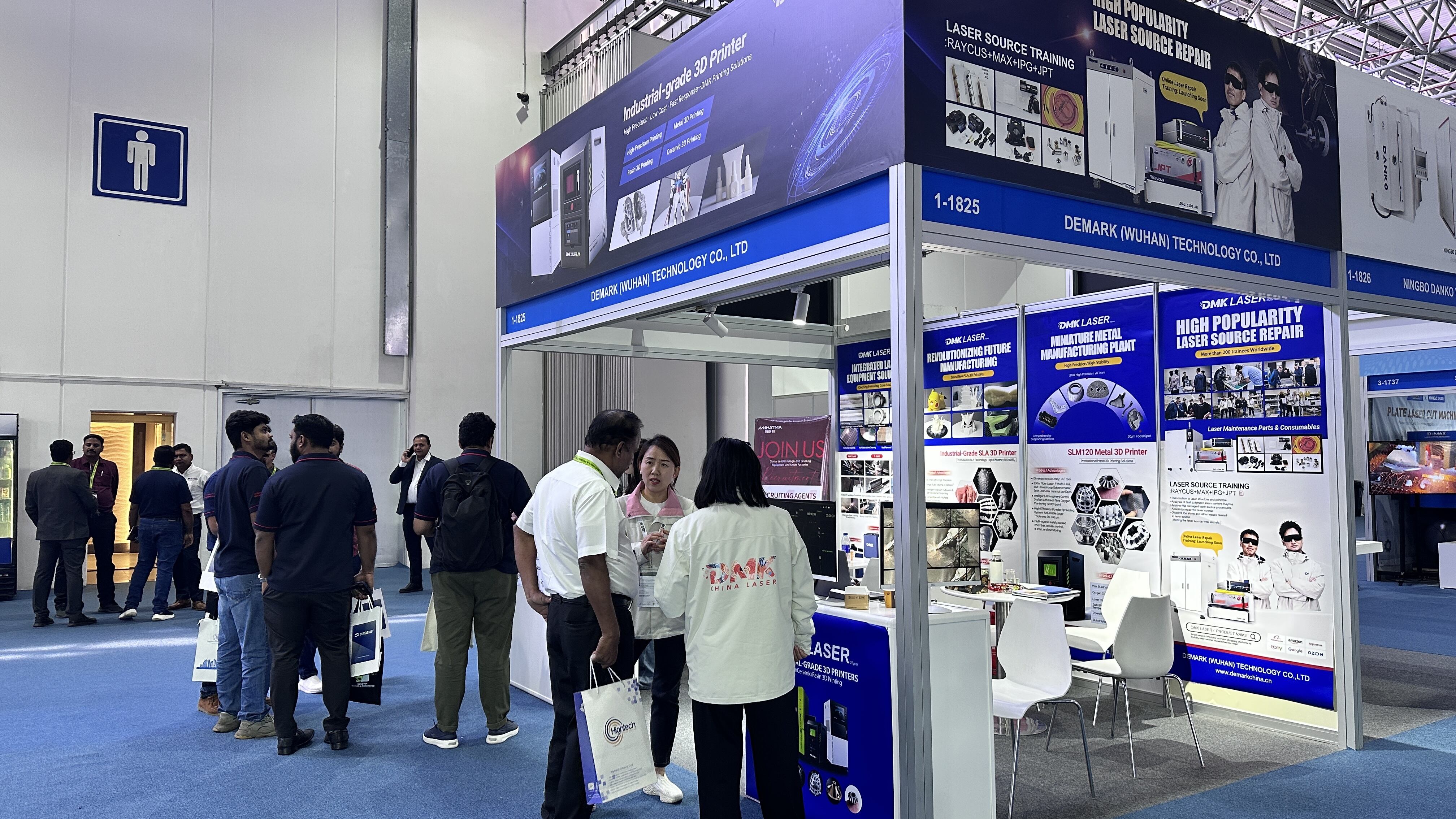 تُبهر DMK Laser في معرض ستيل فاب بالإمارات: جناح مليء بالزوار حيث تلتقي الدفء مع فرص الأعمال