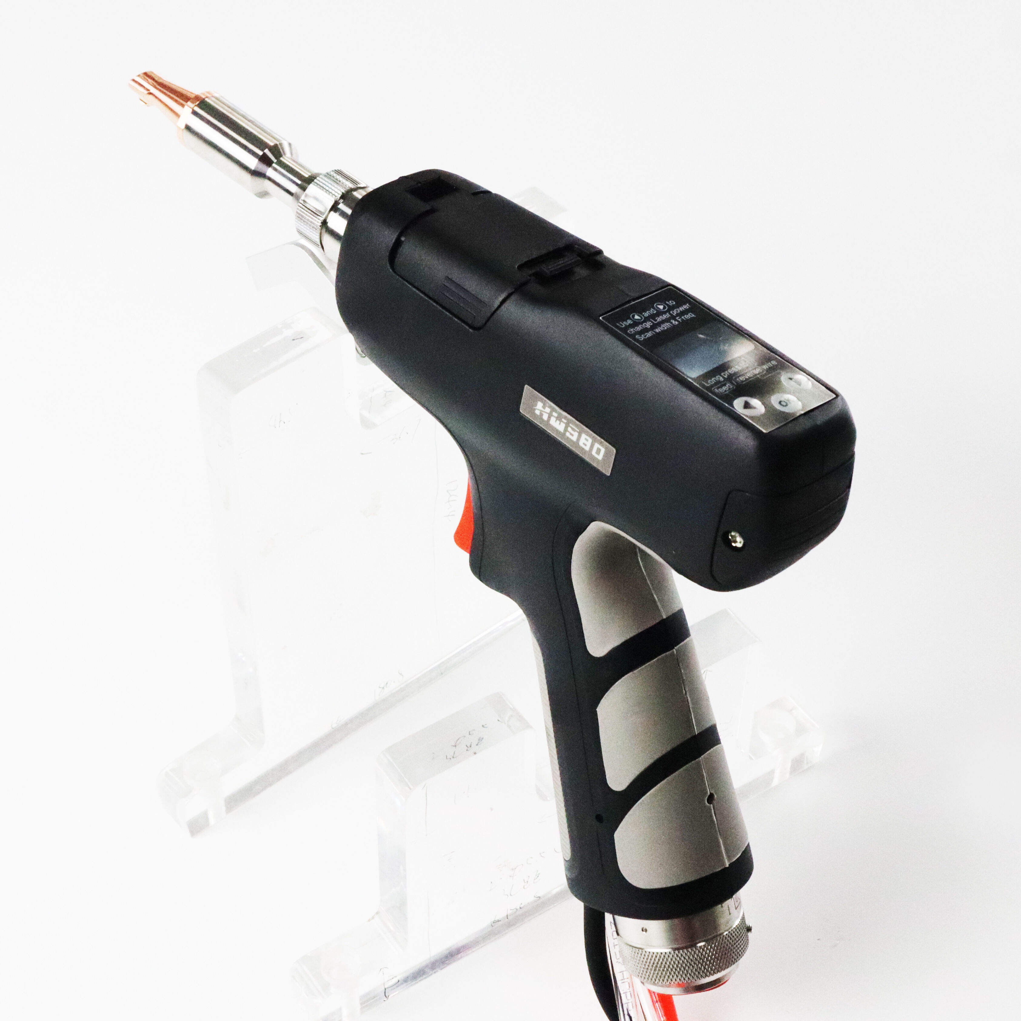 2025 ترقية جديدة لمعدات اللحام بالليزر الألياف من طراز HW 980، رأس ثلاثي الوظائف (لحام، قطع، تنظيف) لمعالجة المعادن بقدرة تتراوح بين 1000 واط و3000 واط