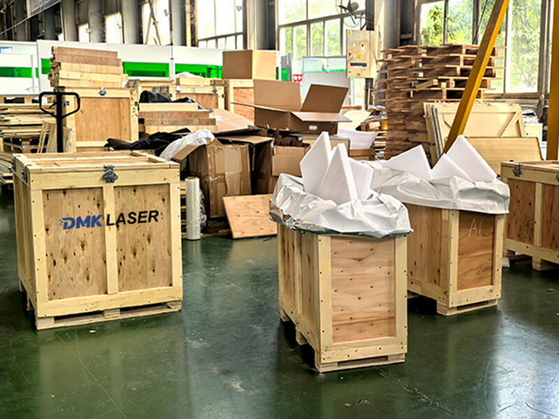 DMK Macchine per la Pulizia Laser Imballate e Spedite