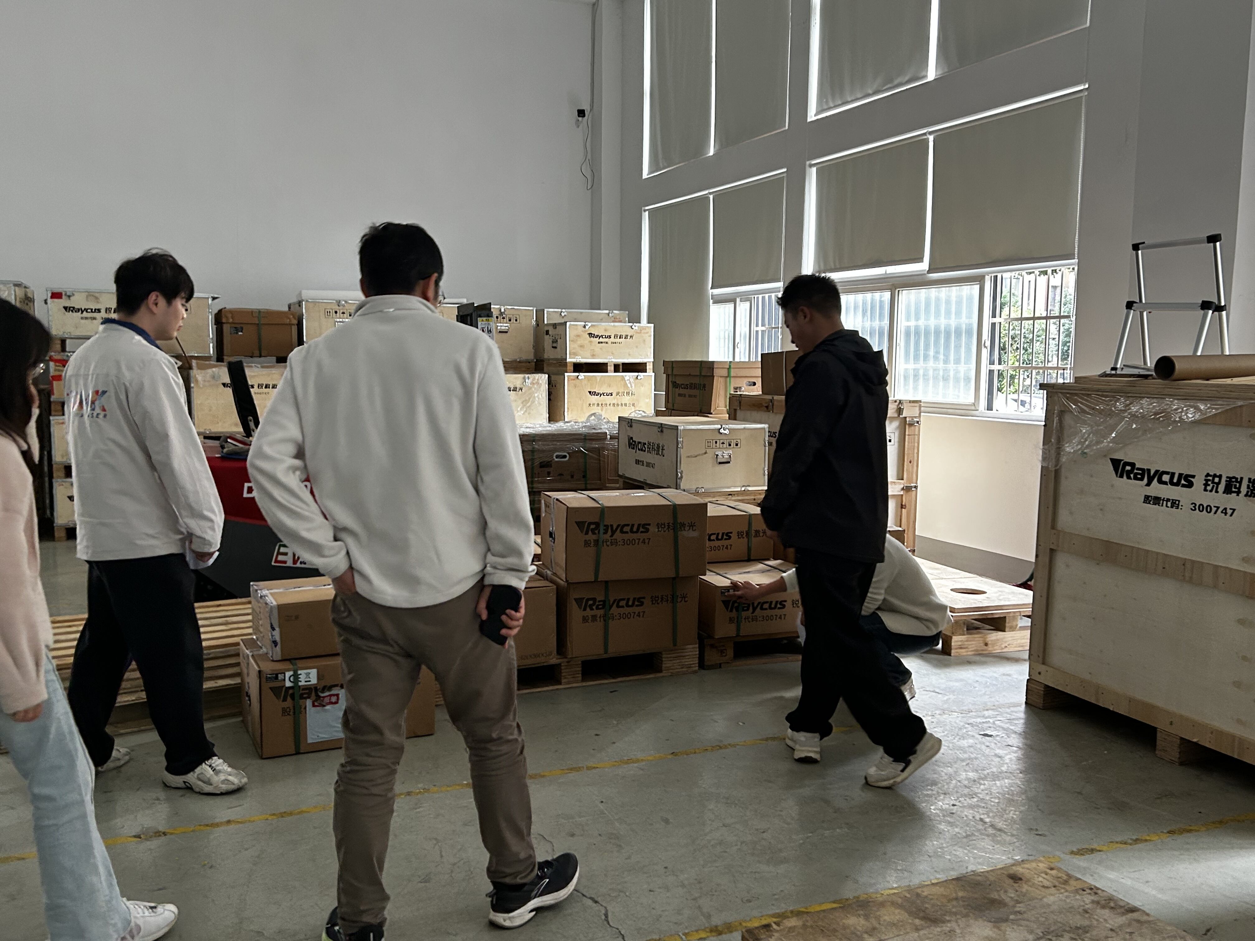 La formation de démonstration par laser à fibre améliore la perception professionnelle