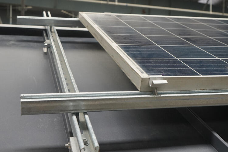 Non-Adjustable Solar Panel Mount for Standing Seam Steel Roof factory