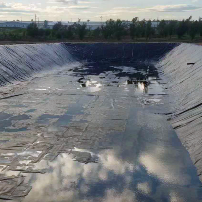 Wat maakt ondoordringbare geomembraanvoeringen ideaal voor afvalbeheeroplossingen?