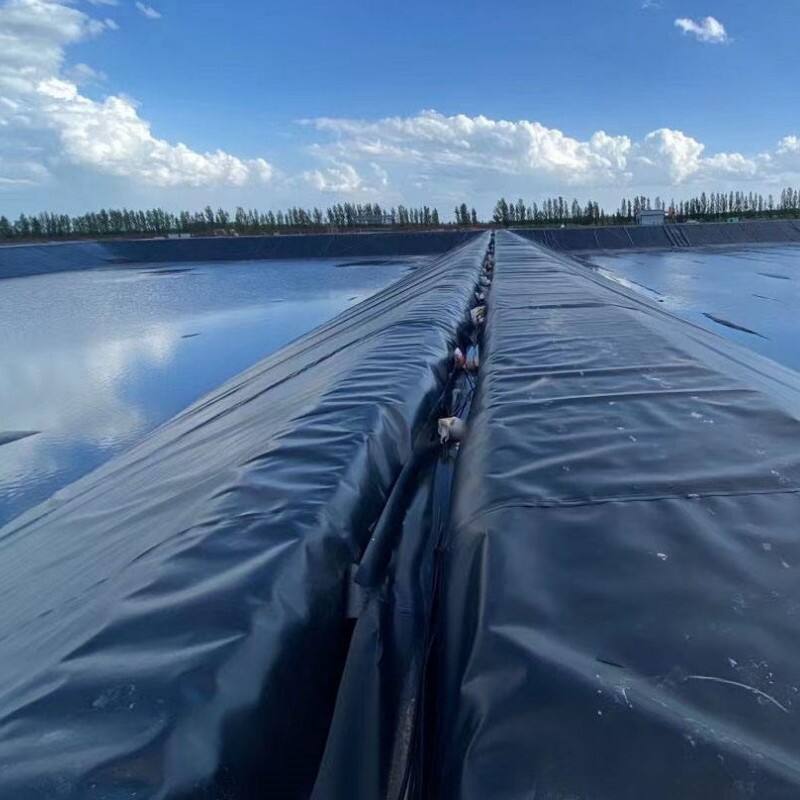 Kuwaas oo ku saleysanaya HDPE liners la isticmaalo si loo sameeyo qalaf iyo biyaha?