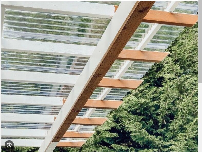 Studie van Energiebesparing met Installaties van Multilaag Polycarbonaatplaat