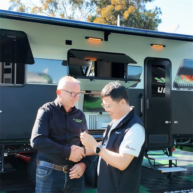 오프로드 어드벤처를 강화하는 솔루션: 어운럭스(Awnlux)가 온 더 무브 캐러밴(On The Move Caravans)의 프리미엄 시장 입지를 공고히 하는 방식