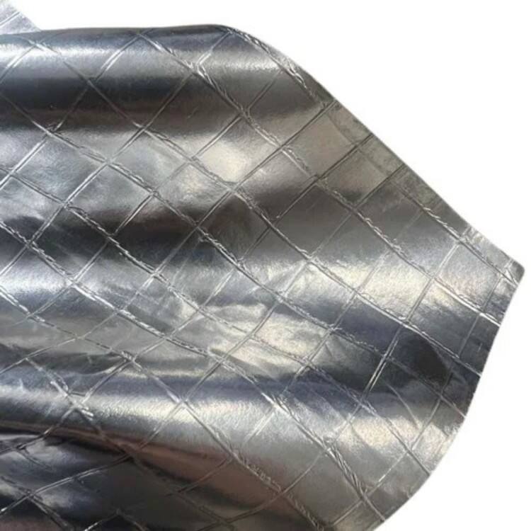 Matériau isolant thermique Kingway, composé d'une feuille d'aluminium, d'un treillis et de papier kraft