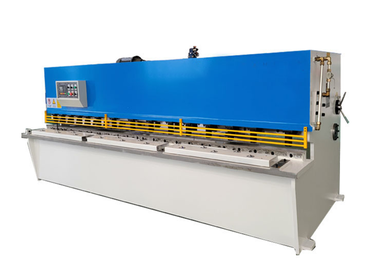 Swing beam shearing machine