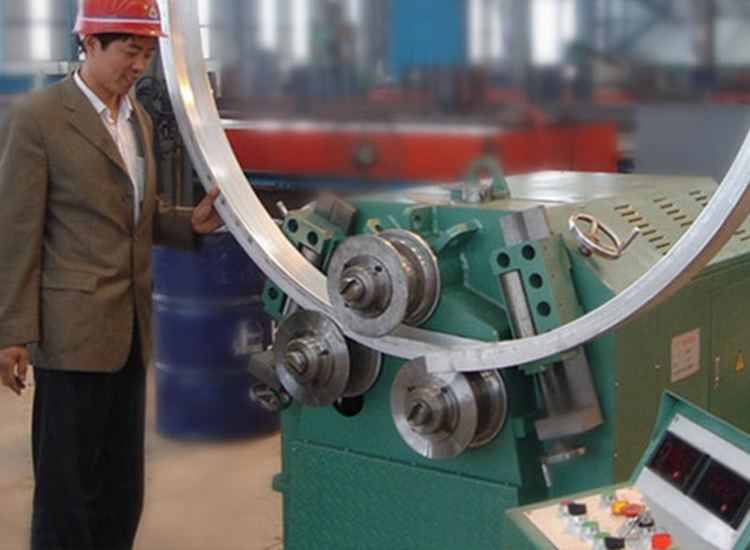 Profile bending machine