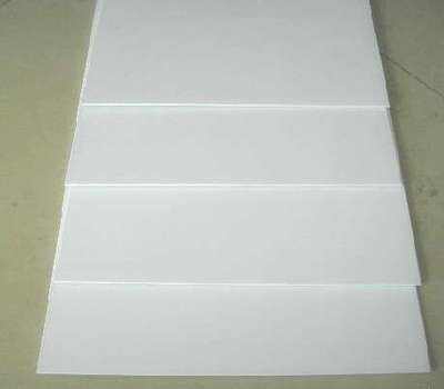 Dónde encontrar los proveedores mayoristas más fiables de láminas de PVC impermeables