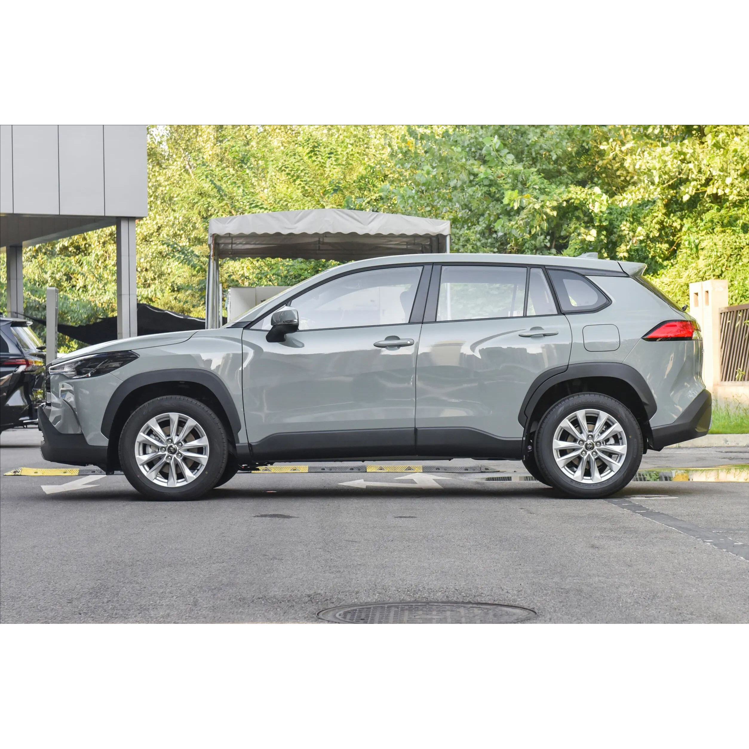 2024 2023 Hot Sale Petrol Engine Vehicle Toyota Corolla Cross 5 Seat Fuel Vehicles Fwd Brand Cars Cheap Gasoline Compact Suv