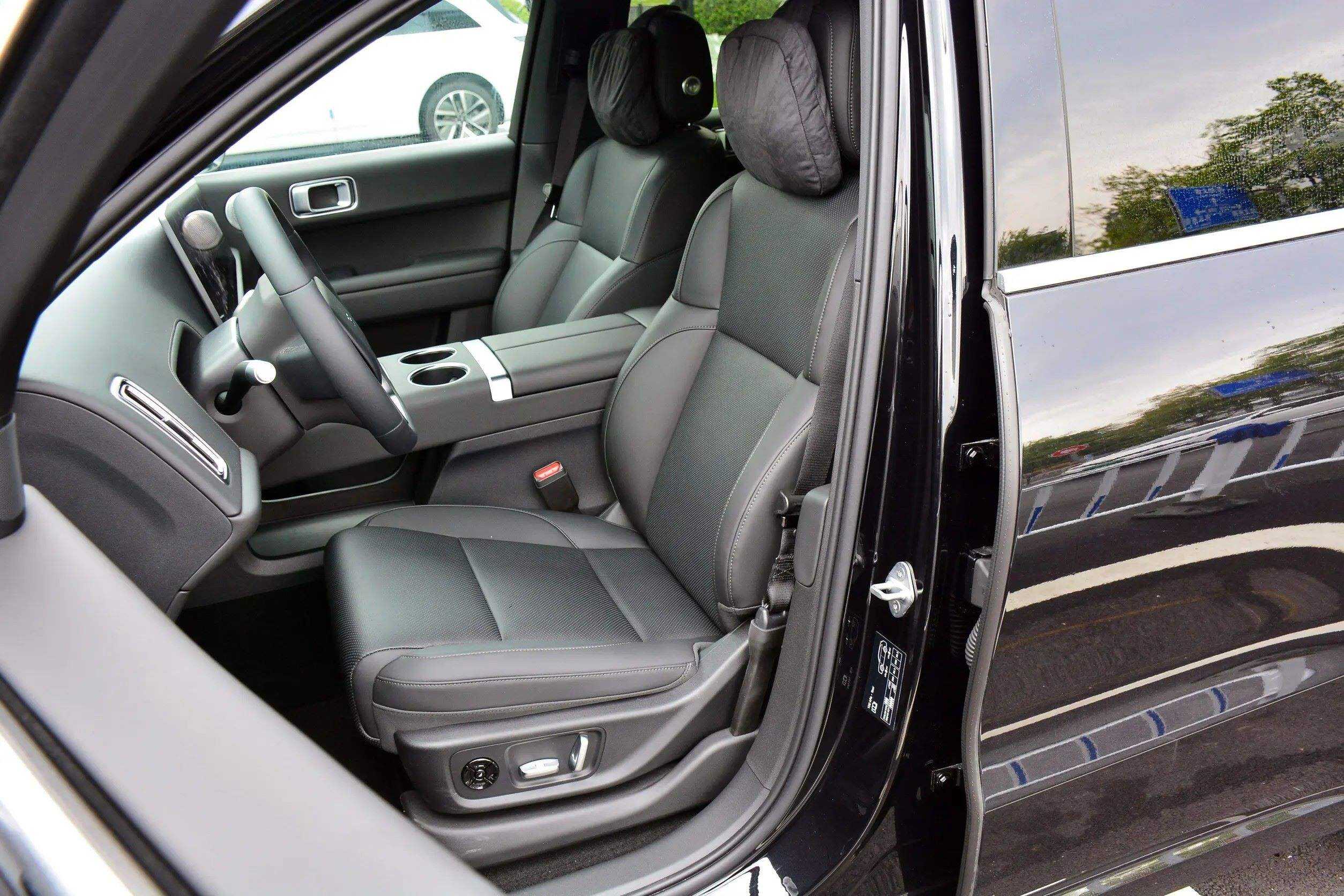 2025 Luxury SUV for Lixiang L6 2024 Pro Edition Electric Car High Speed New Energy Vehicle With Lithium Battery Motor