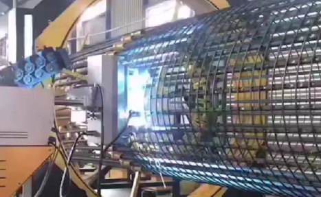 Hoop bending machine