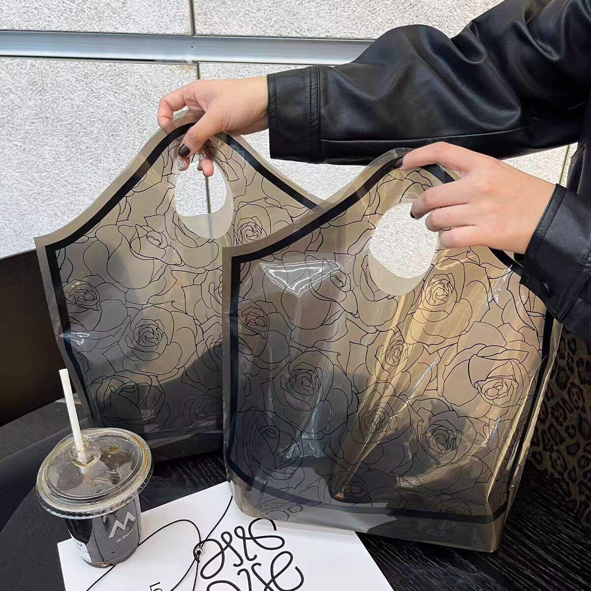 Gennemsigtig sort udskåret håndtag LDPE plastik handlepose