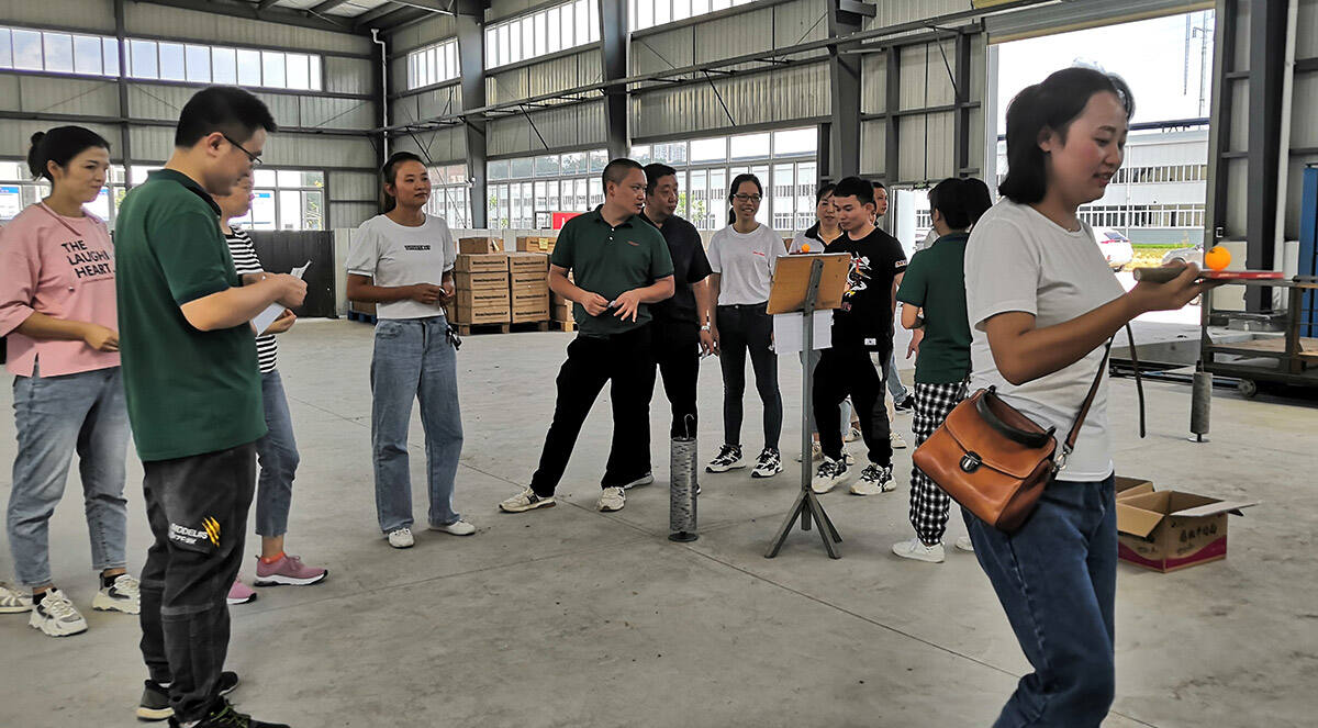 A empresa realiza atividades divertidas para celebrar o Dia Nacional