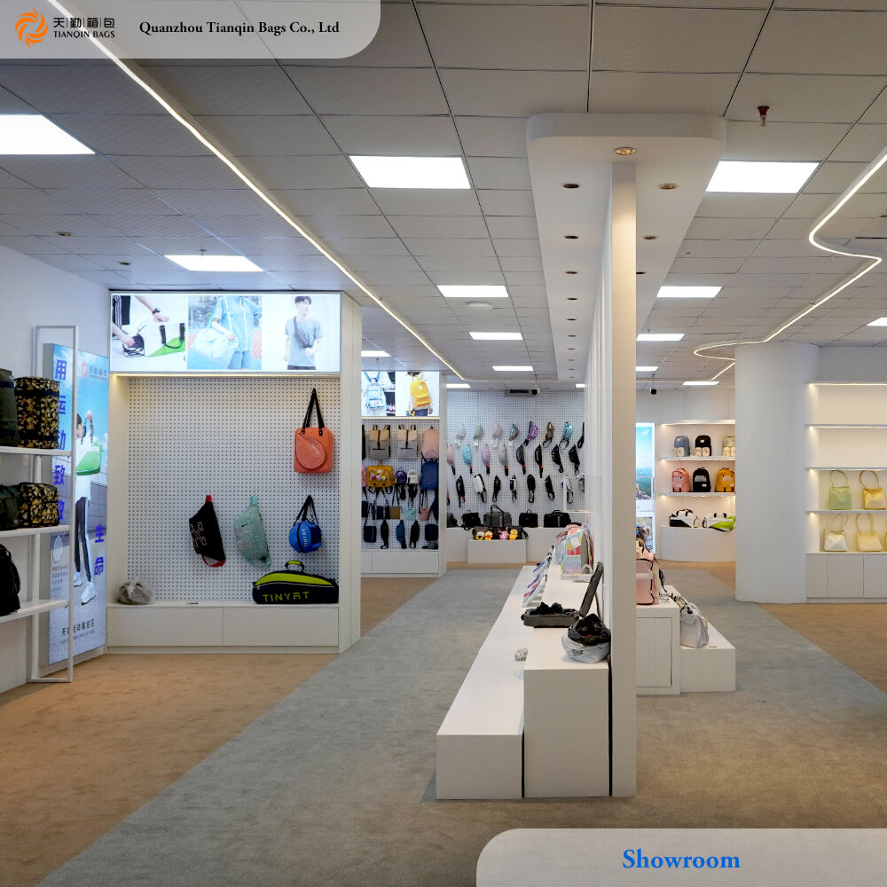 showroom1.jpg