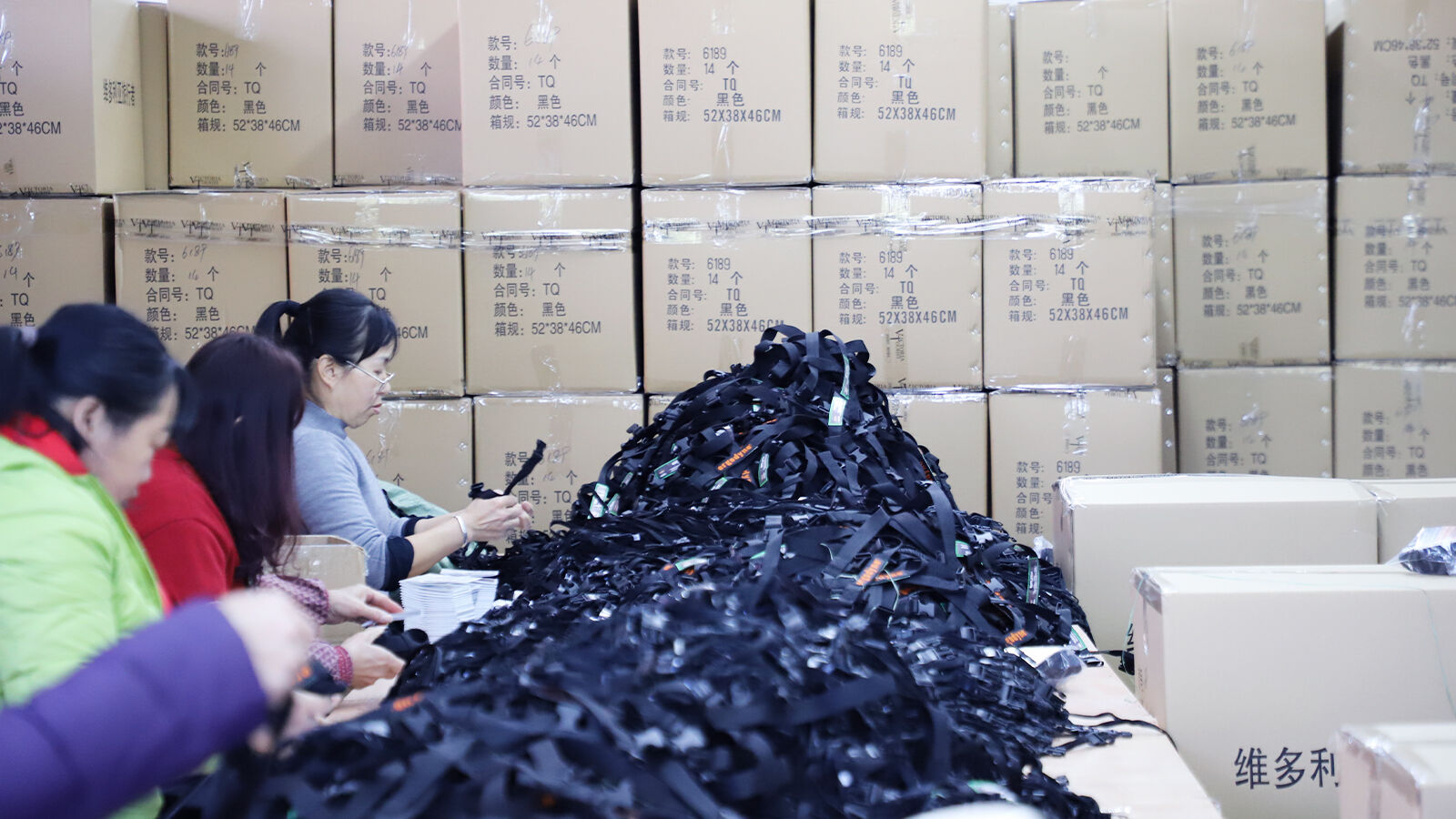 How to Negotiate MOQ with Custom Bag Manufacturers Without Sacrificing Quality