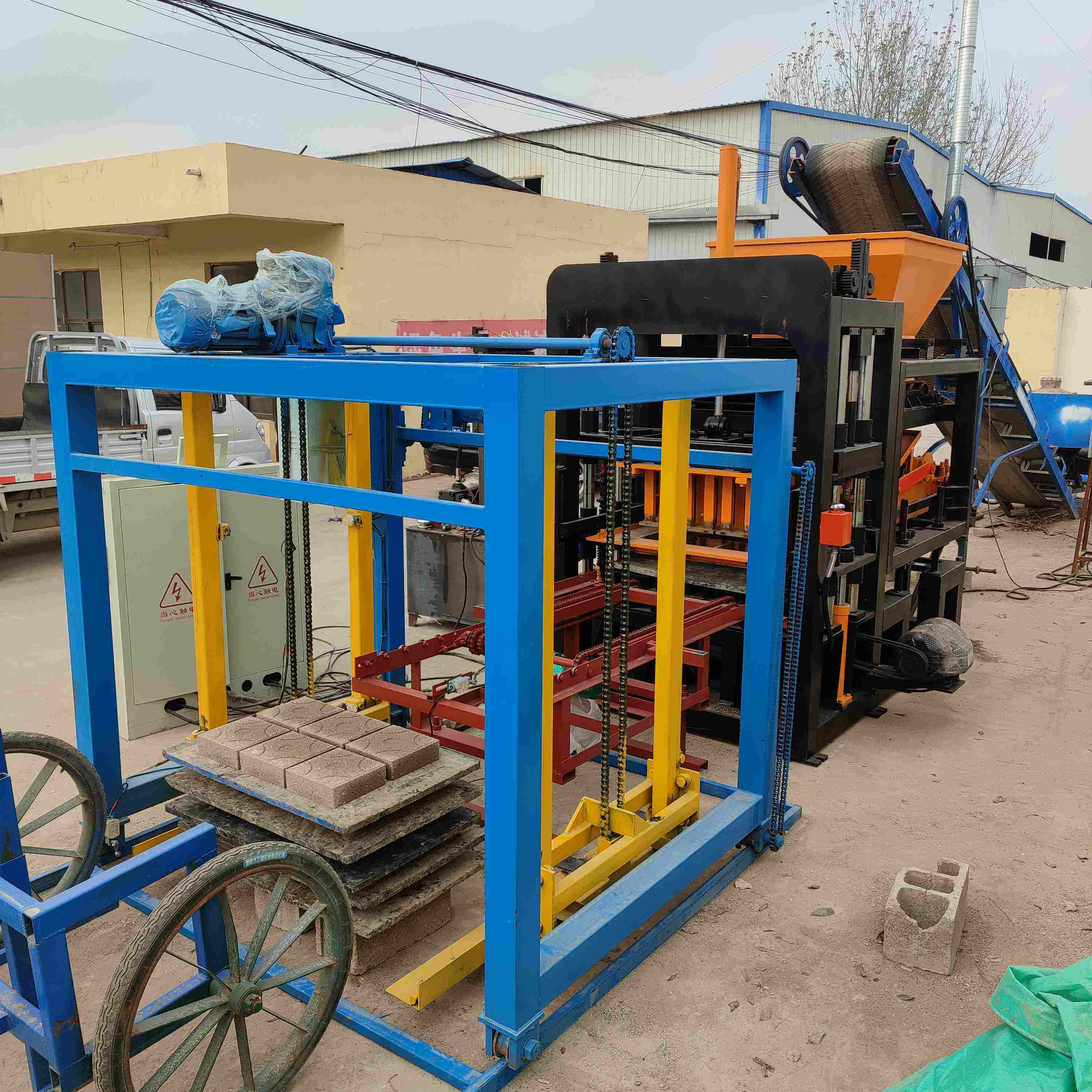 Vollautomatische Pflasterblockmaschine: Vollautomatisierung senkt Arbeitskosten und steigert die Produktionseffizienz