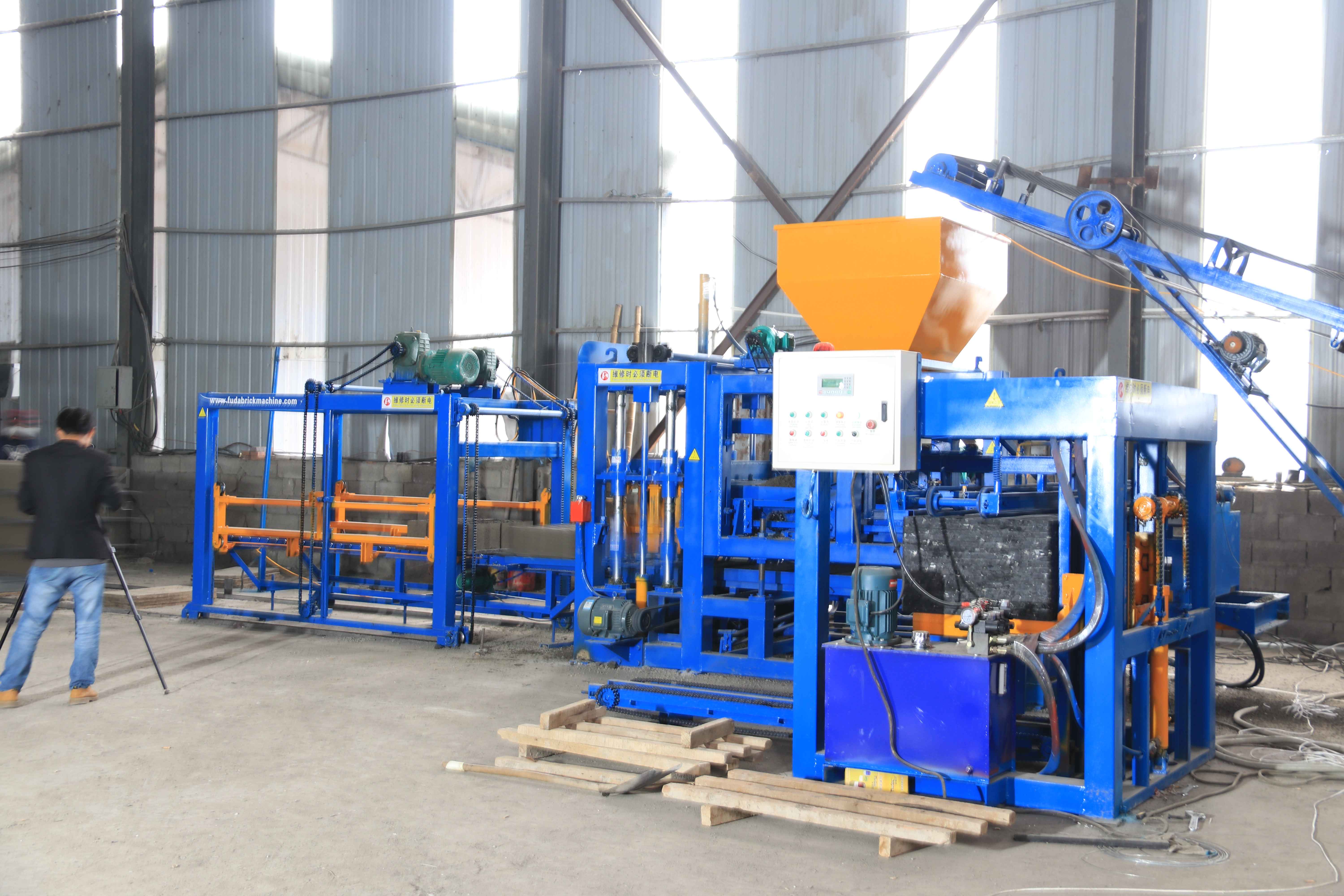 automatic block machine qt6-1555.jpg