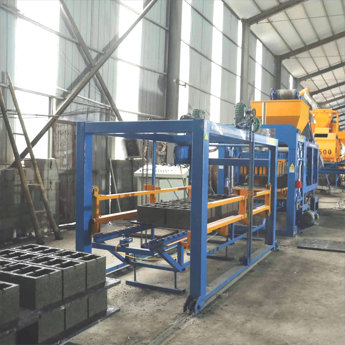 automatic block machine qt6-15105.png
