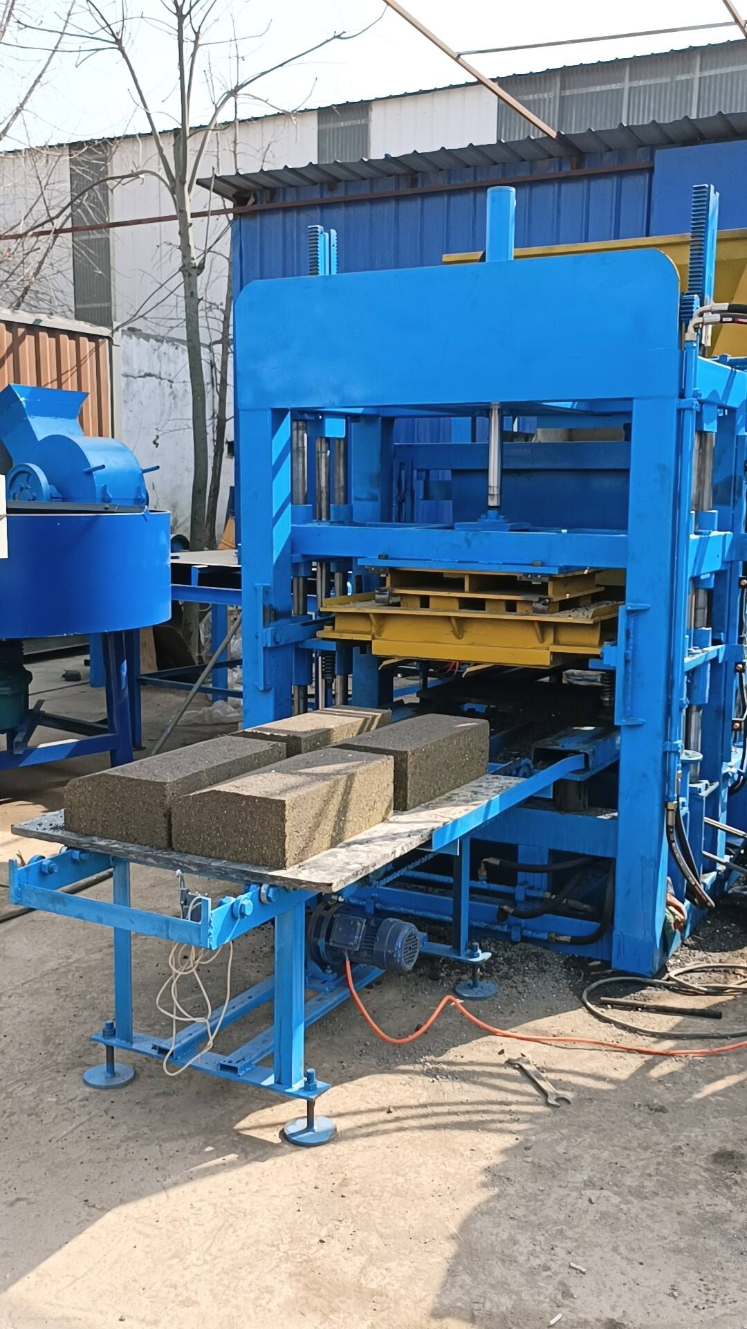 Maszyny cegielne na sprzedaż: wysokiej jakości, wydajne modele z konkurencyjnymi ofertami dla różnych potrzeb