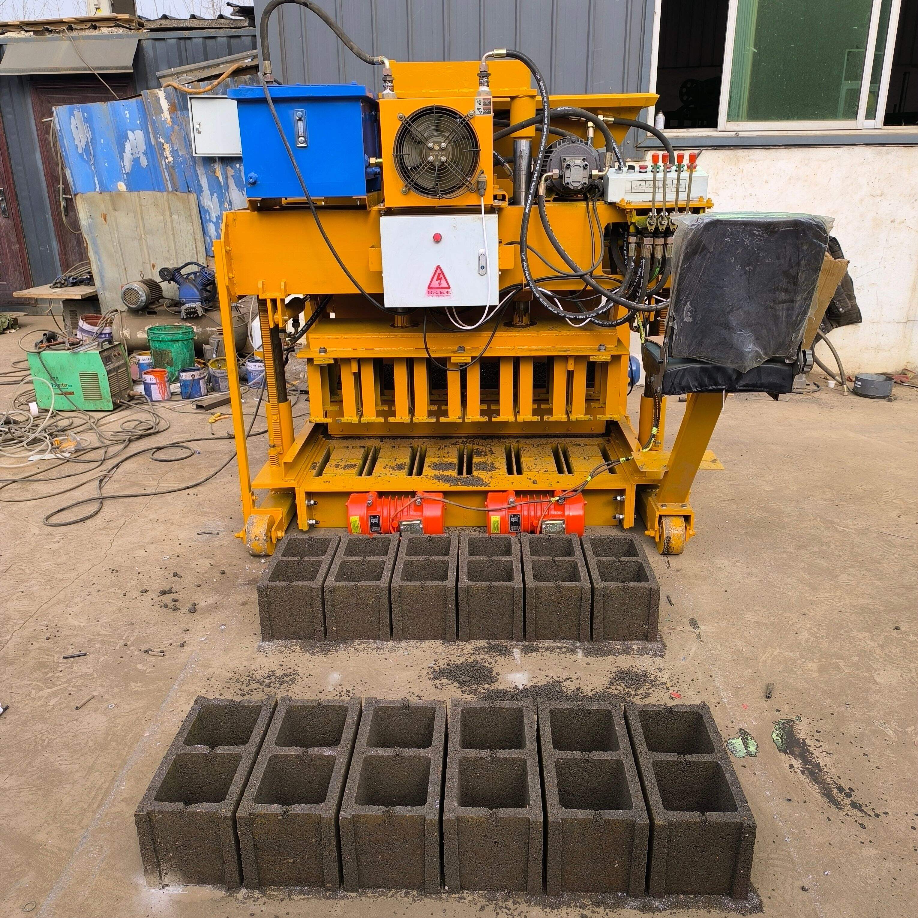 Cena maszyny do produkcji cegieł – przystępna i wysoka wydajność