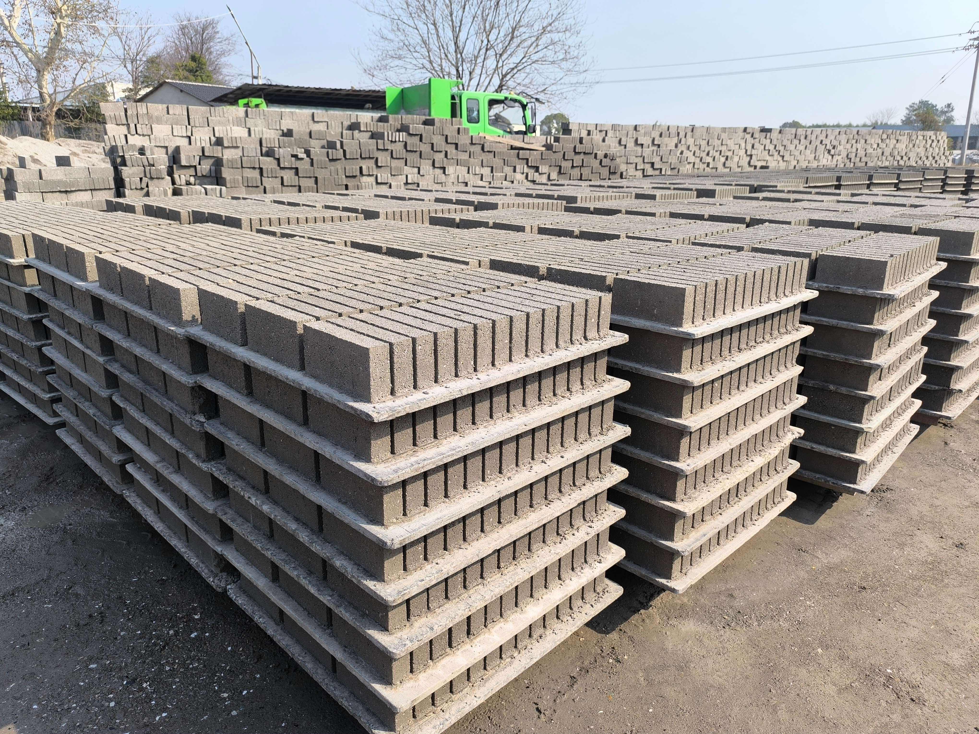 automatic brick packing 50.jpg