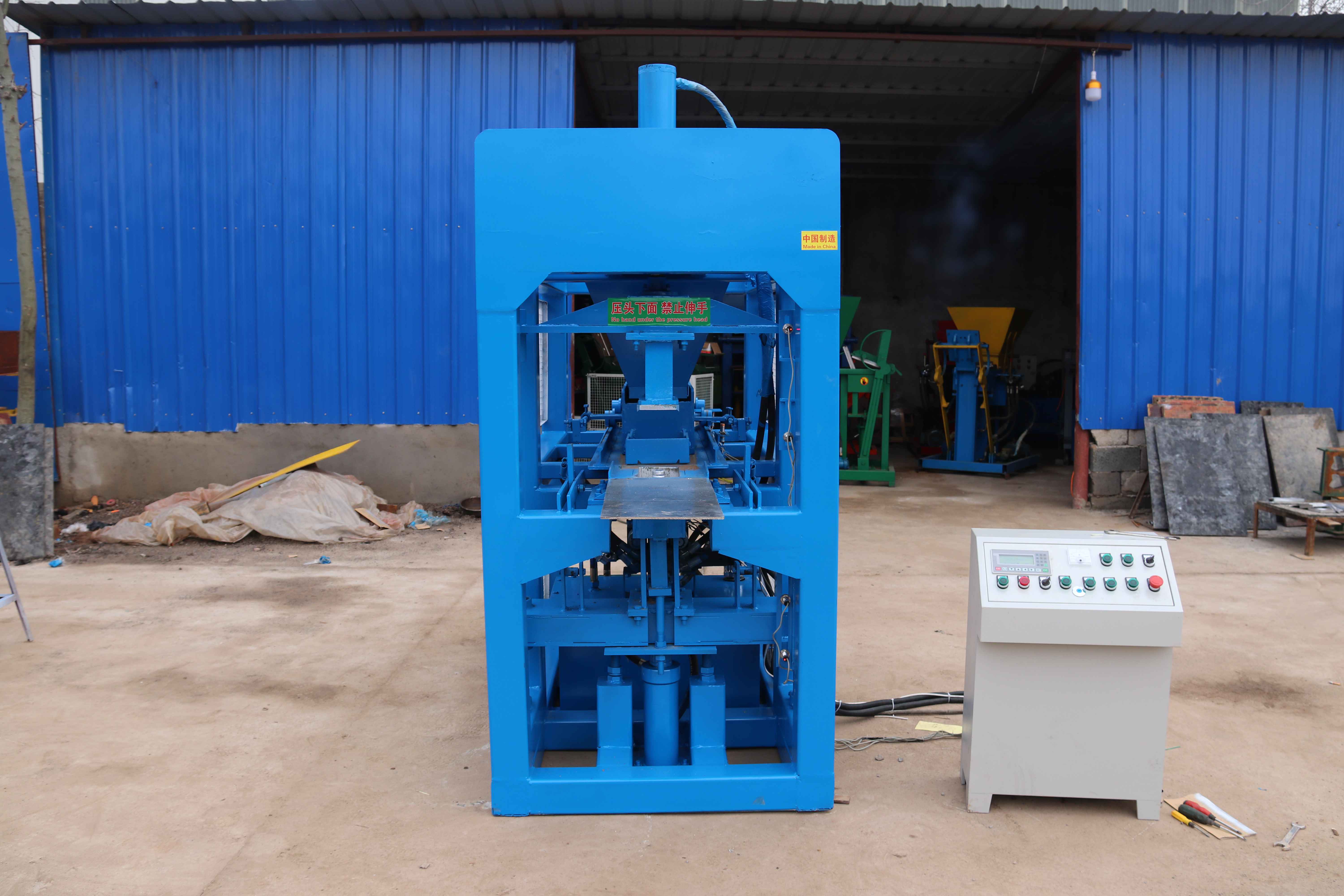 Máy tạo gạch đất sét tự động có logo quay Máy tạo khối đất Máy tạo hình gạch đất sét