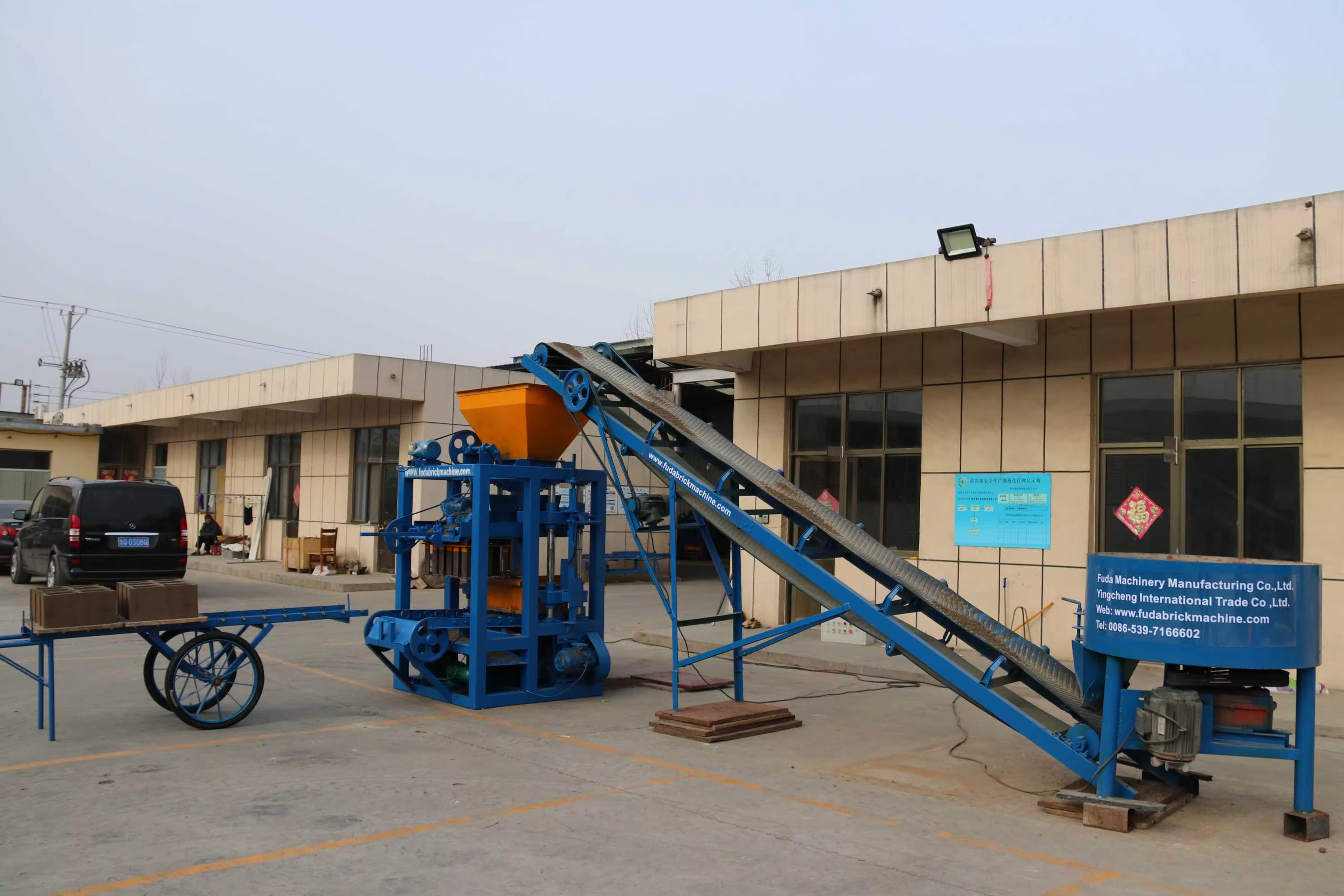 Qt4-24 Block Making Machine Semi Automatic Hollow Hallow Concrete Cement Interlock Brick Make Machinery manufacture
