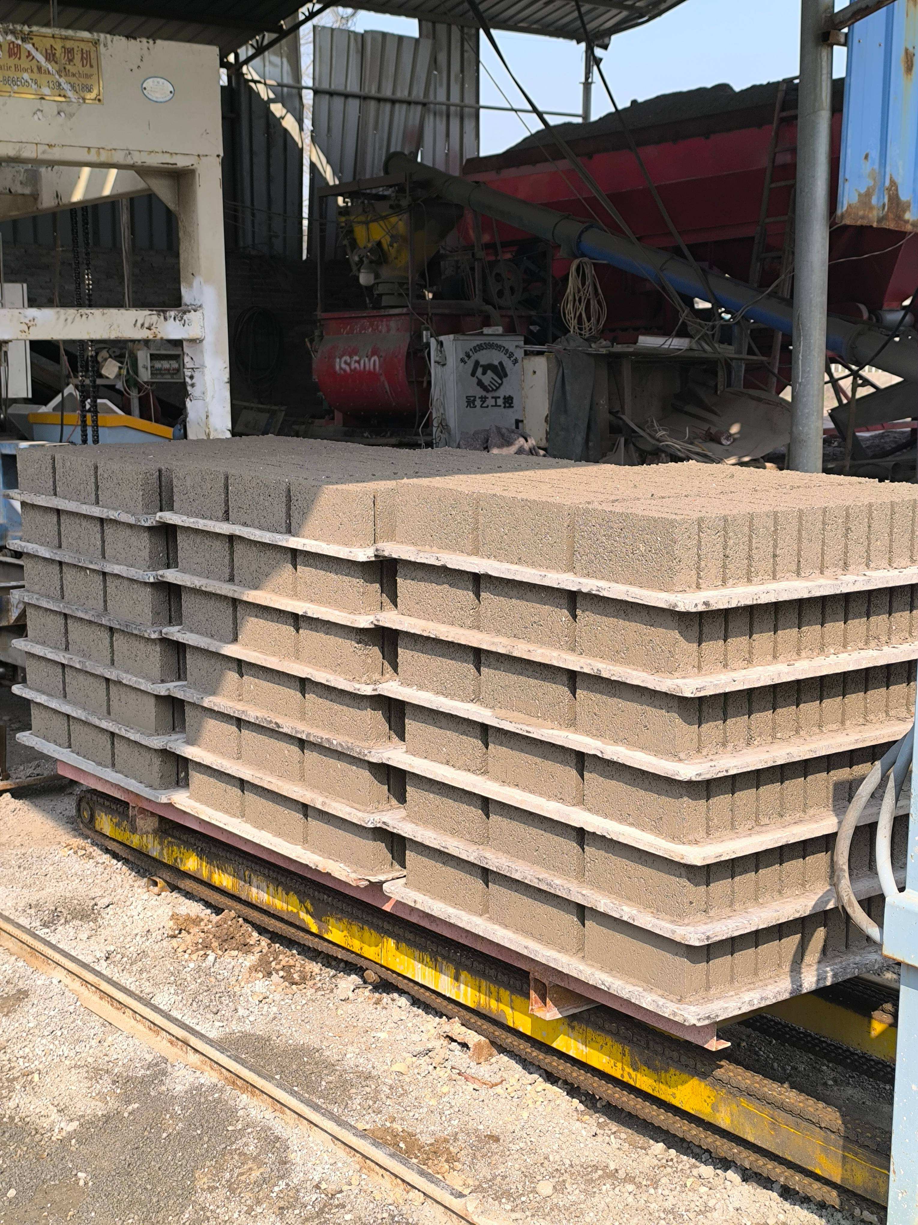 automatic brick packing 42.jpg