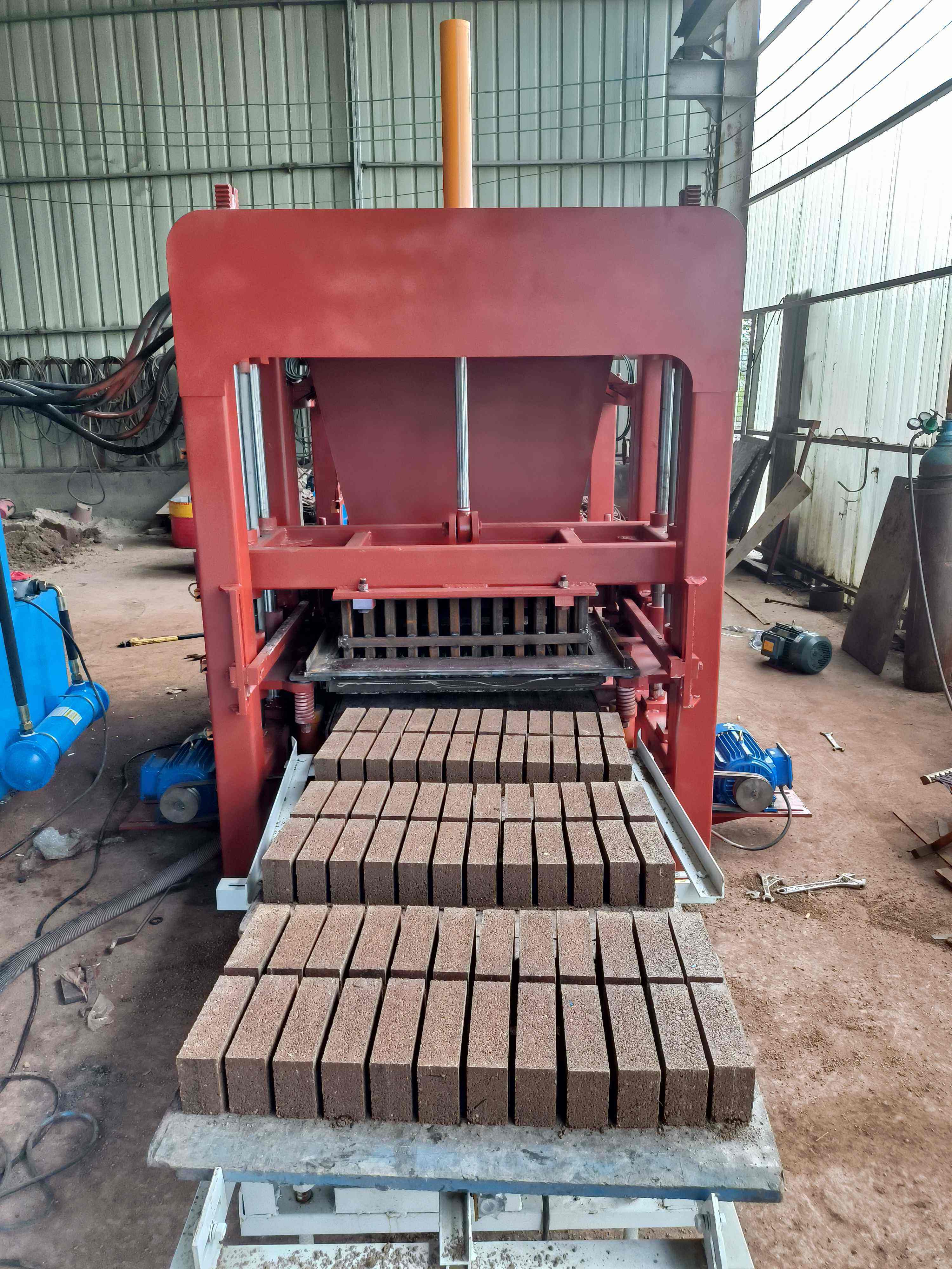 Автоматическая гидравлическая машина для производства кирпича из золы-уноса по цене: разумные тарифы для эффективного производства высококачественных блоков