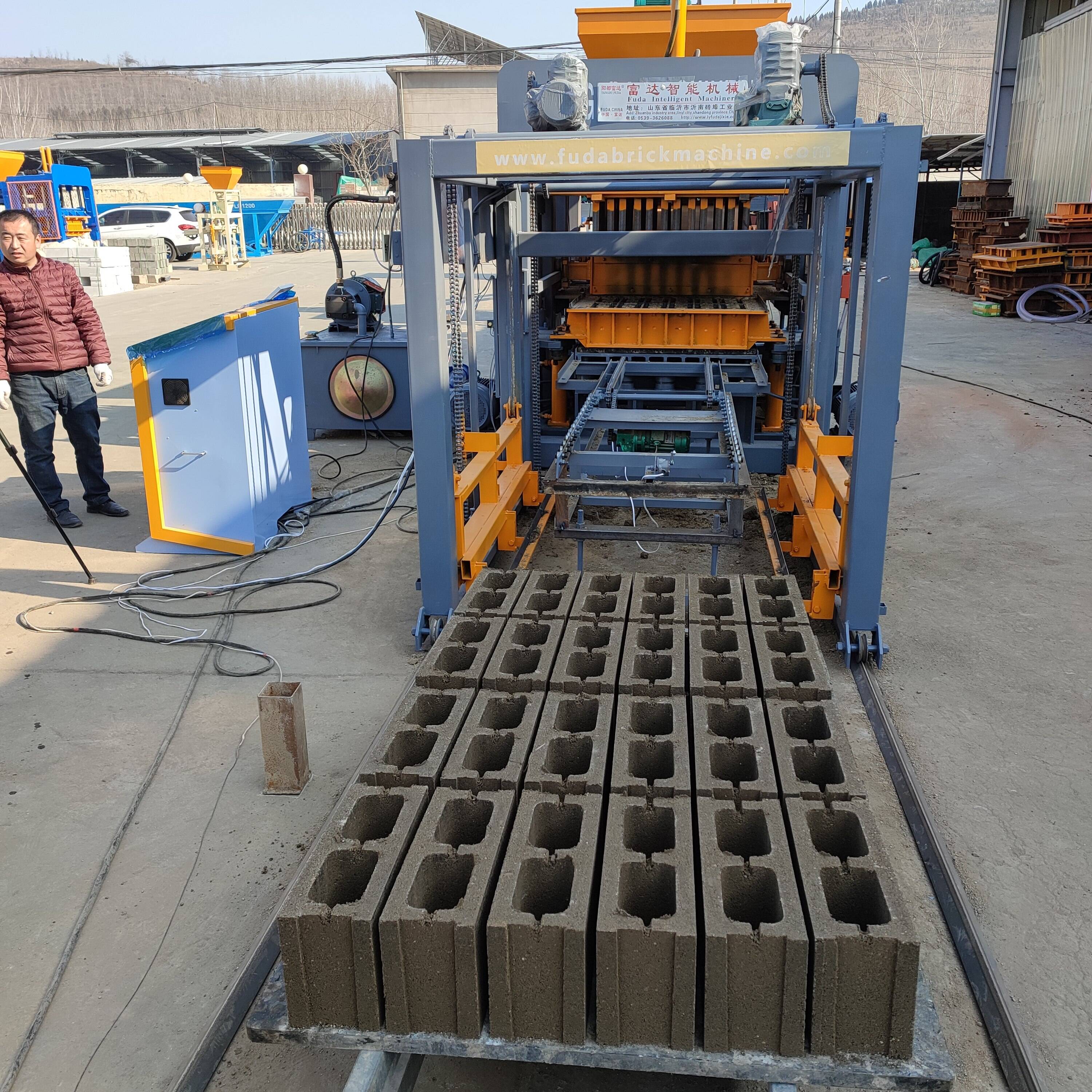 How to Choose a Construction Waste Brick Making Machine and Supplier