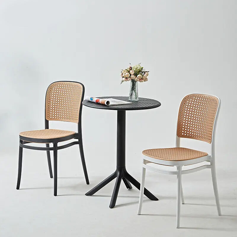 Модерна най-добра конструкция, стабилна трикрака бистро пластмасова градинска стол за трапезни, сватби и други събития, изработена от издръжлив PP