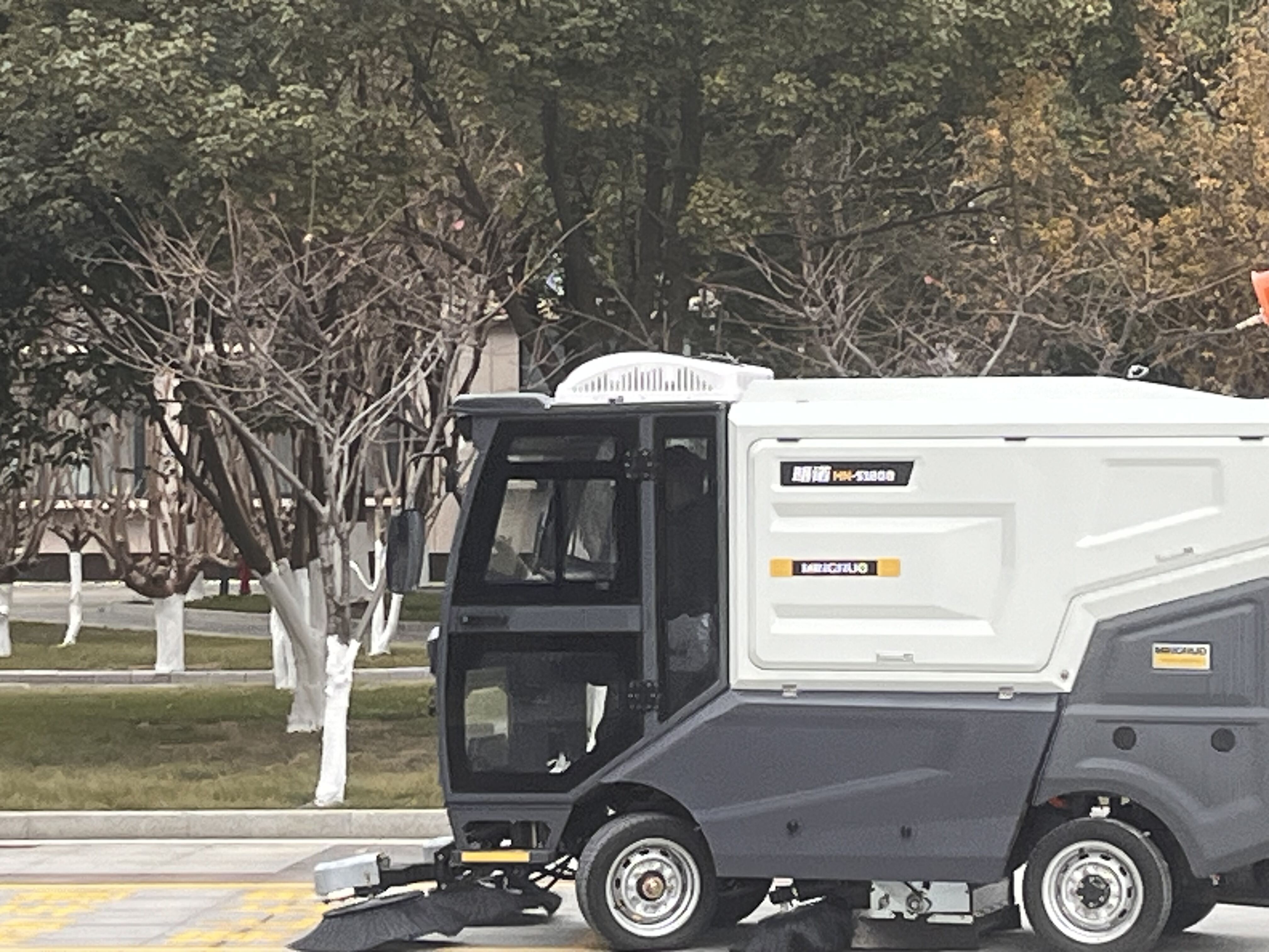 Gerçek bir sokak temizleme aracını piyasadaki diğerlerinden ayıran nedir?