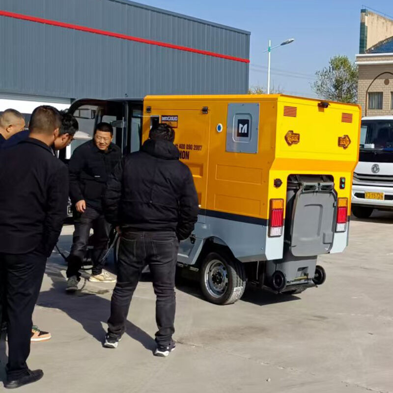 كيف تختار مكنسة أرصفة مناسبة لاحتياجات التنظيف لديك