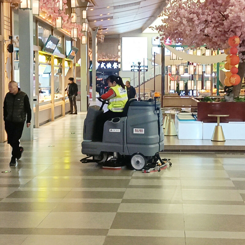 Säg farväl till handskrubbing med en miniatyr elektrisk skrubbskiva