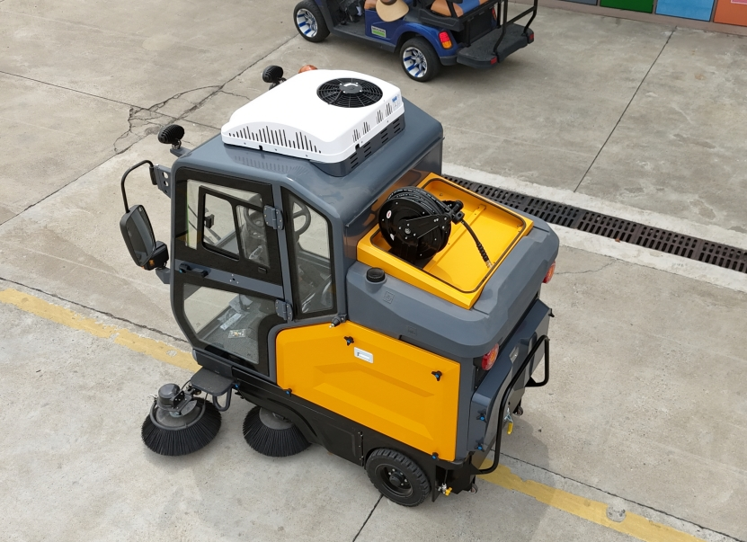 What Are the Components of a Sweeper.png